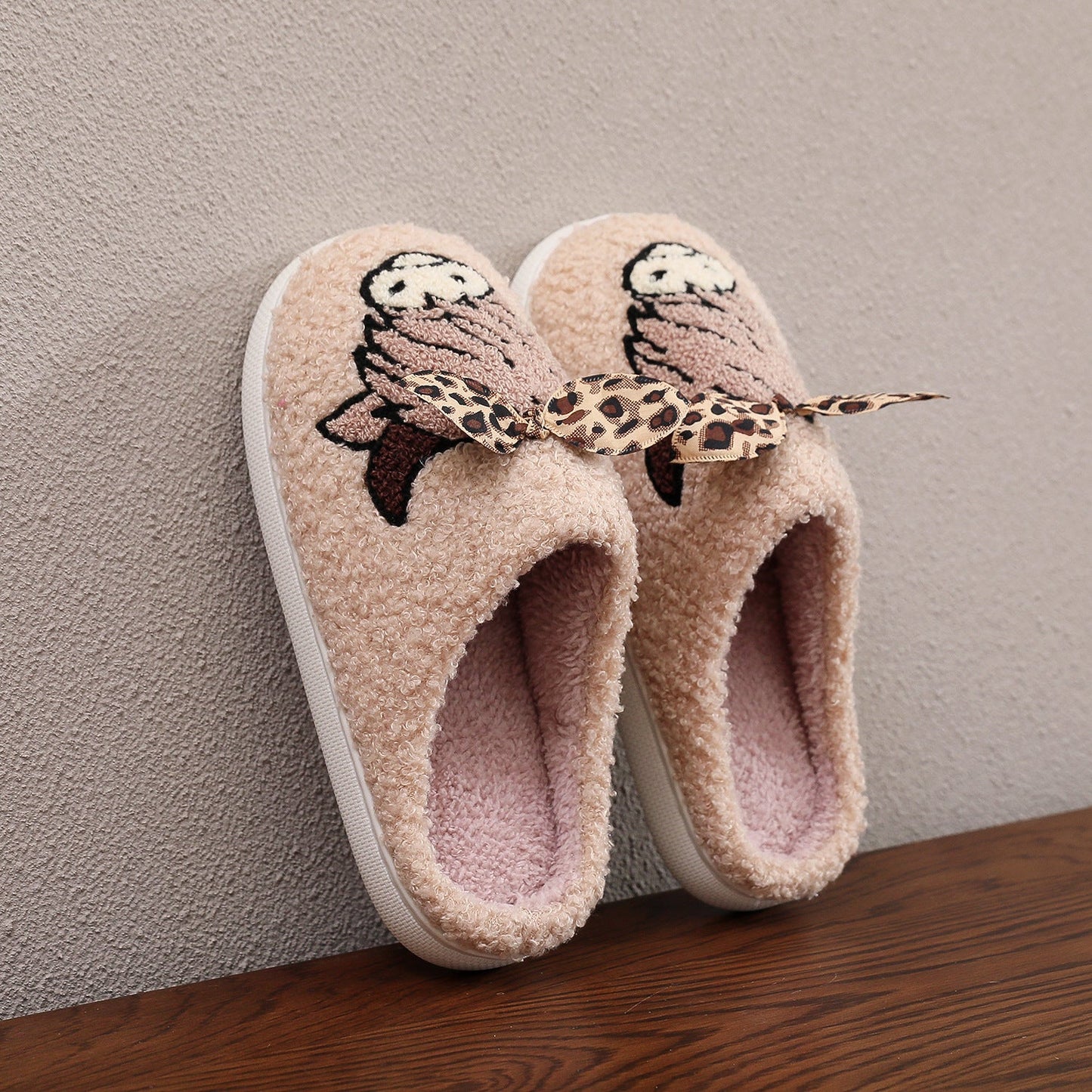 PREORDER: Highland cow with leopard bow slippers  8.17.26