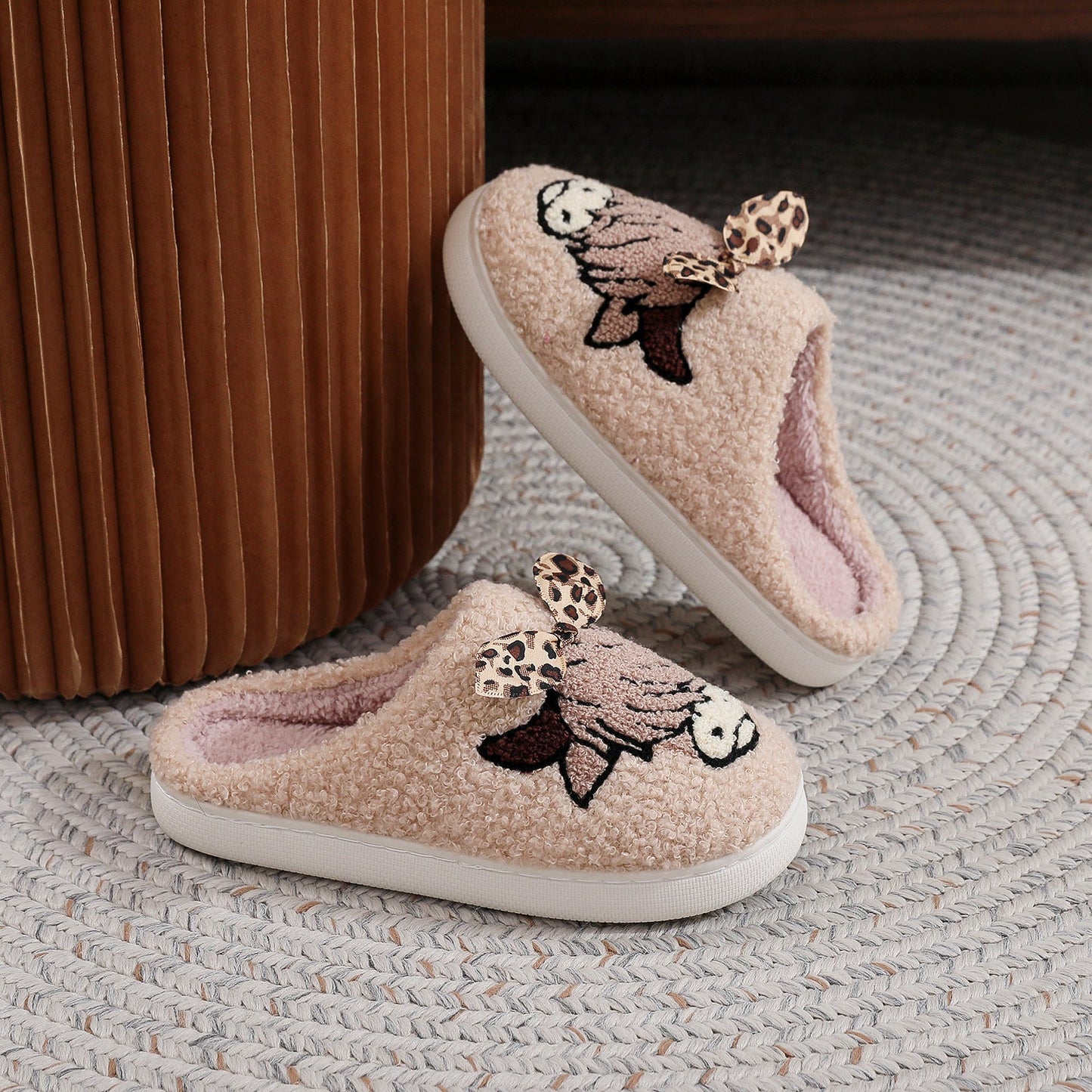 PREORDER: Highland cow with leopard bow slippers  8.17.26